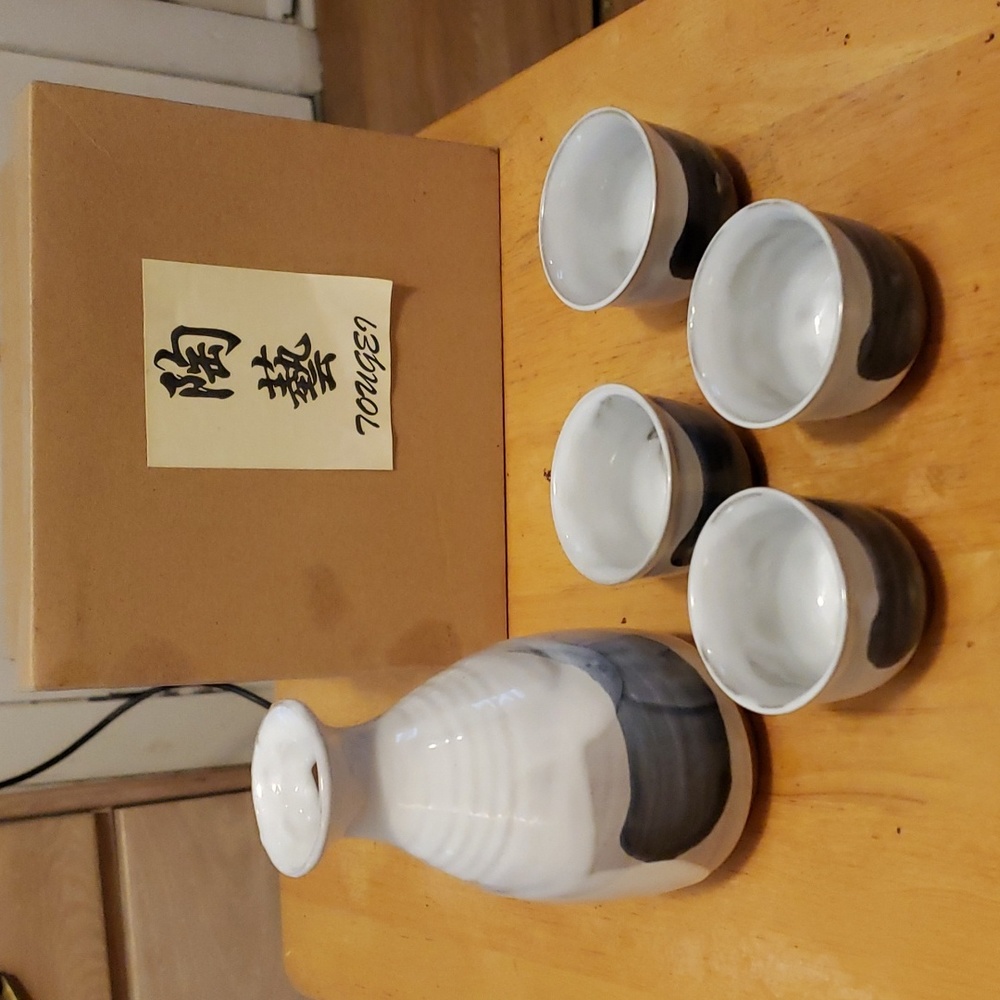 Tougei 5 piece sake set
